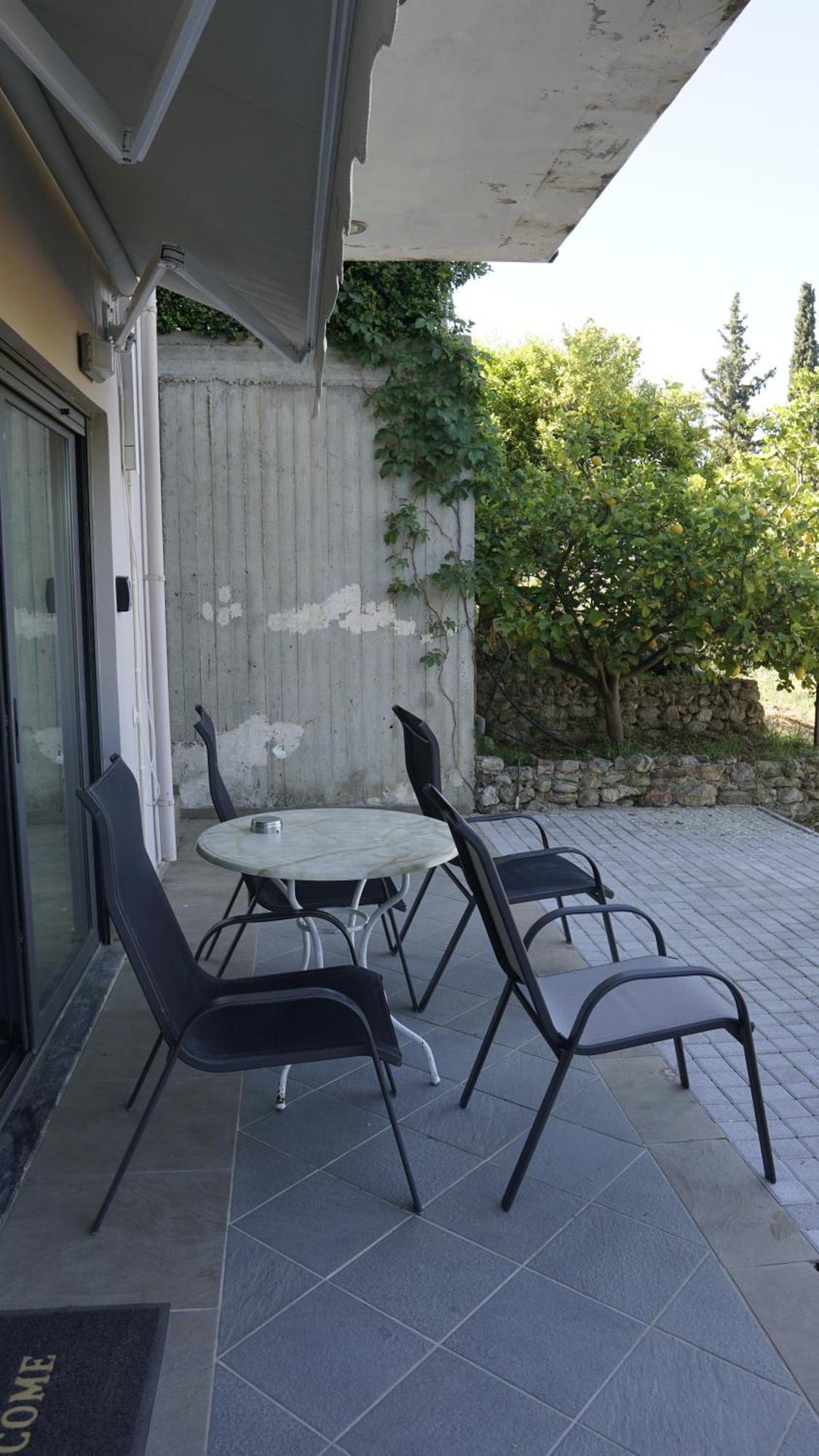 Romanos Patras Studio Extérieur photo